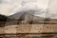  NEWS - Indonesien: Der Vulkan Sinabung ist weiterhin aktiv