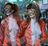 FEATURE - 'Streak for Tigers': Nackte Tiger für den London Zoo