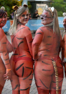 FEATURE - 'Streak for Tigers': Nackte Tiger für den London Zoo