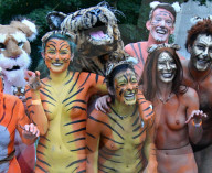 FEATURE - 'Streak for Tigers': Nackte Tiger für den London Zoo