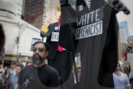 NEWS - Chicago: Demonstrationen gegen Rassisten Aufmarsch