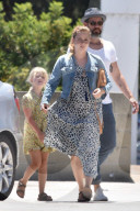 PEOPLE - Amy Adams mit ihrer Familie in Sherman Oaks