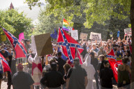 NEWS - Charlottesville: Aufmarsch von Mitgliedern des Ku Klux Klan 