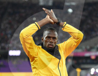 NEWS - London Leichtathletik WM: Usain Bolt verabschiedet sich mit einem "Purzelbaum"