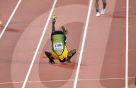 NEWS - London Leichtathletik WM: Usain Bolt verabschiedet sich mit einem "Purzelbaum"