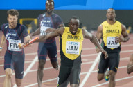 NEWS - London Leichtathletik WM: Usain Bolt verabschiedet sich mit einem "Purzelbaum"