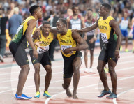 NEWS - London Leichtathletik WM: Usain Bolt verabschiedet sich mit einem "Purzelbaum"