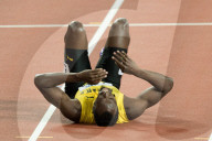 NEWS - London Leichtathletik WM: Usain Bolt verabschiedet sich mit einem "Purzelbaum"
