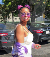 PEOPLE - Blac Chyna mit Minnie-Mouse Frisur unterwegs