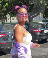 PEOPLE - Blac Chyna mit Minnie-Mouse Frisur unterwegs