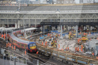 NEWS - Zug kollidiert mit Zug an der Waterloo Station