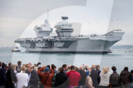 NEWS - Die HMS Queen Elizabeth auf dem Weg nach Portsmouth 