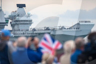 NEWS - Die HMS Queen Elizabeth auf dem Weg nach Portsmouth 