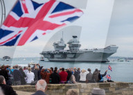 NEWS - Die HMS Queen Elizabeth auf dem Weg nach Portsmouth 