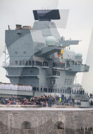 NEWS - Die HMS Queen Elizabeth auf dem Weg nach Portsmouth 