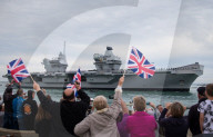 NEWS - Die HMS Queen Elizabeth auf dem Weg nach Portsmouth 