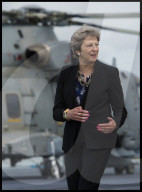 NEWS - England: Theresa May besucht die Marines in Portsmouth