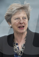 NEWS - England: Theresa May besucht die Marines in Portsmouth