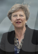 NEWS - England: Theresa May besucht die Marines in Portsmouth