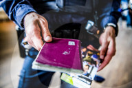 NEWS - Rotterdam: Verstärkte Sicherheitskontrollen am Flughafen führen zu Wartezeiten