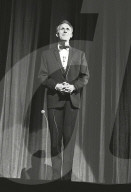 PEOPLE - Schauspieler Bruce Forsyth im Alter von 89 gestorben