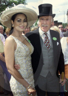 PEOPLE - Schauspieler Bruce Forsyth im Alter von 89 gestorben