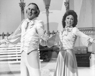 PEOPLE - Schauspieler Bruce Forsyth im Alter von 89 gestorben