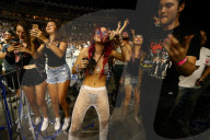 PEOPLE - Bella Thorne feiert am Billboard Hot 100 Music Festival