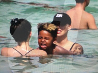 PEOPLE - Amber Rose kühlt sich mit ihren Kids in Miami ab