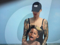 PEOPLE - Amber Rose kühlt sich mit ihren Kids in Miami ab