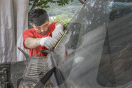 REPORTAGE - Südkorea: Alter SUV wird zur Luxuskarosse getuned