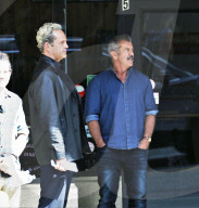 PEOPLE - Mel Gibson und Vince Vaughn bei Dreharbeiten zum Film Dragged Across Concrete in Vancouver