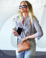 PEOPLE - Cameron Diaz schleppt die Wasserflasche umher
