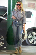PEOPLE - Cameron Diaz schleppt die Wasserflasche umher