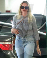 PEOPLE - Cameron Diaz schleppt die Wasserflasche umher