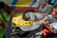 NEWS - Erdbeben auf Ischi: Helfer retten verschüttete Kinder aus Trümmern