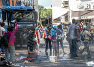 NEWS - Rom: Die Polizei vertreibt campierende Flüchtlinge