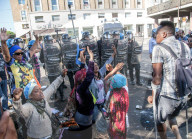 NEWS - Rom: Die Polizei vertreibt campierende Flüchtlinge