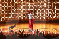 PEOPLE - MTV Video Music Awards: Die Show