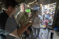 PEOPLE - Film Stills von "An Inconvenient Sequiel: Truth to Power"