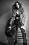 PEOPLE - Kaia Gerber wirbt für Hudson Jeans 