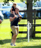 PEOPLE - Mike Tindall mit Mia am Land Rover Trout Hatchery Springreiten