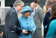 PEOPLE - Königin Elizabeth mit Prinz Philp bei der Eröffnung der Queensferry Crossing Brücke in Schottland