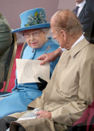 PEOPLE - Königin Elizabeth mit Prinz Philp bei der Eröffnung der Queensferry Crossing Brücke in Schottland
