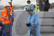 PEOPLE - Königin Elizabeth mit Prinz Philp bei der Eröffnung der Queensferry Crossing Brücke in Schottland