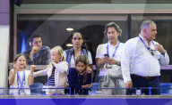 PEOPLE - US Open: Charlene und Myla jubeln für Roger Federer auf den Rängen 
