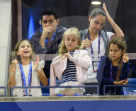 PEOPLE - US Open: Charlene und Myla jubeln für Roger Federer auf den Rängen 