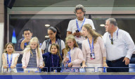 PEOPLE - US Open: Charlene und Myla jubeln für Roger Federer auf den Rängen 