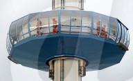 NEWS - Dorset: Evakuierung von eingeschlossenen Touristen im Jurassic Skyline Turm in Weymouth