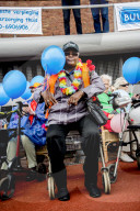 FEATURE - Fitte Senioren messen sich am Rollator-Rennen in Amsterdam